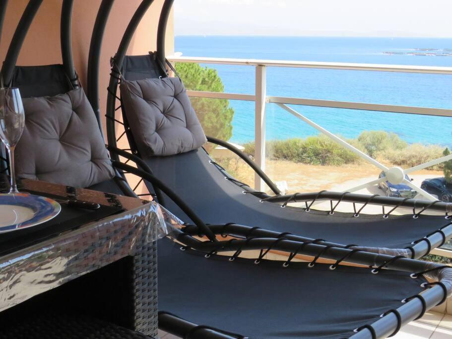 Bel App T2 En Bord De Mer Vue Sanquinaires Piscine Ajaccio  Exterior photo